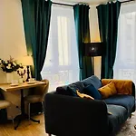 F2 Cosy Stade & Arena Paris